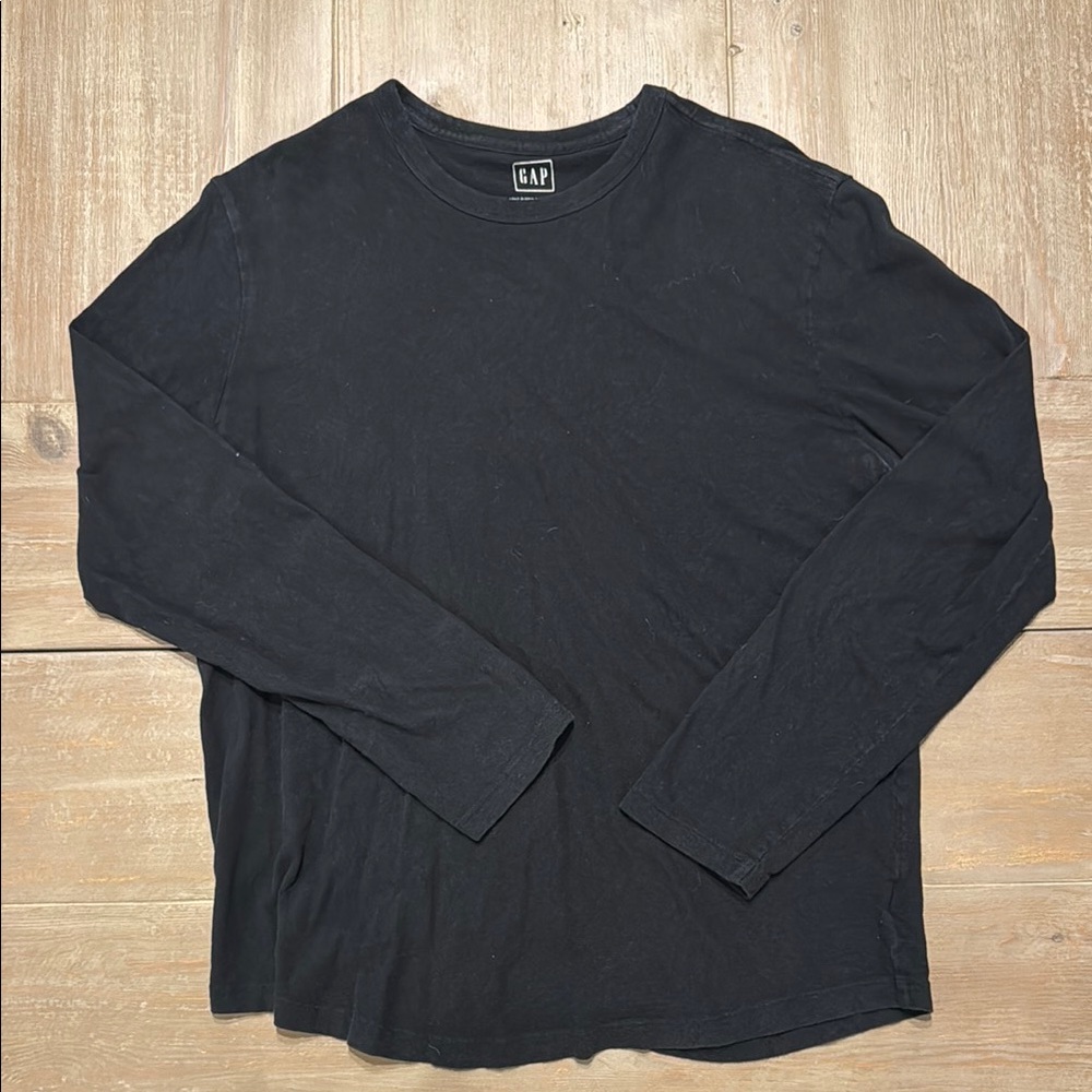 GAP Black Long Sleeve Tee Curved Hem Cotton Essential